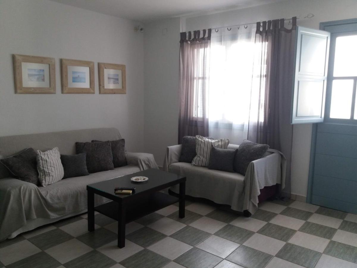 Emily'S Suites Adamantas  Exterior photo