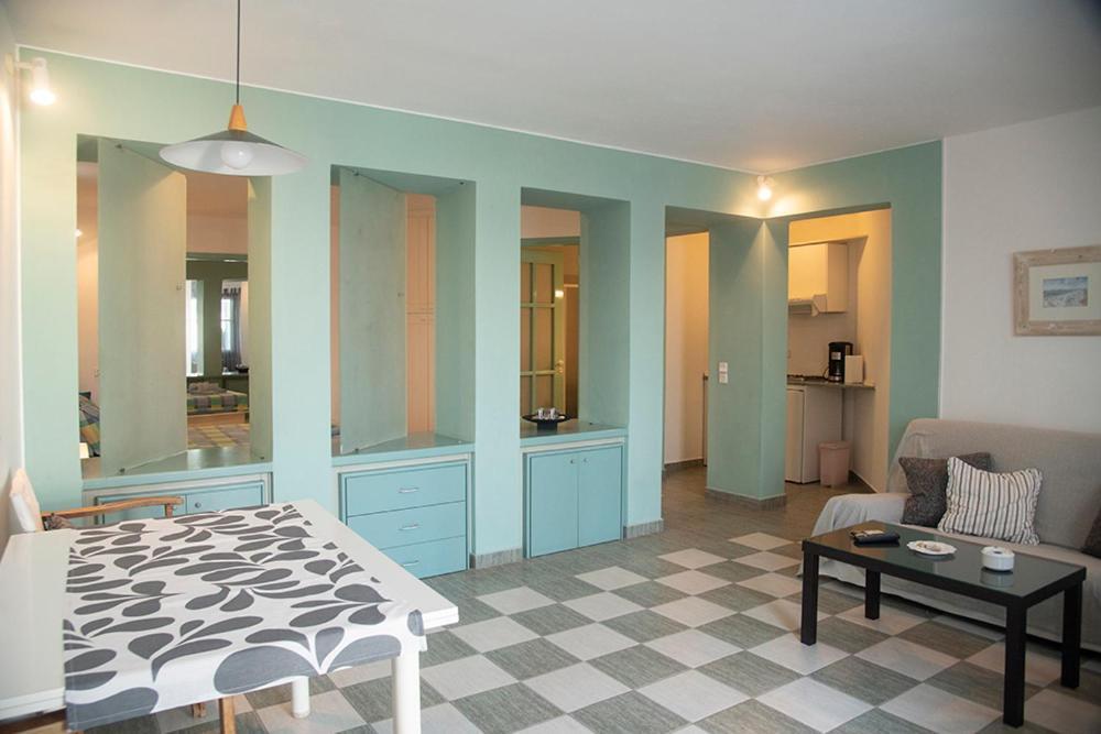 Emily'S Suites Adamantas  Exterior photo